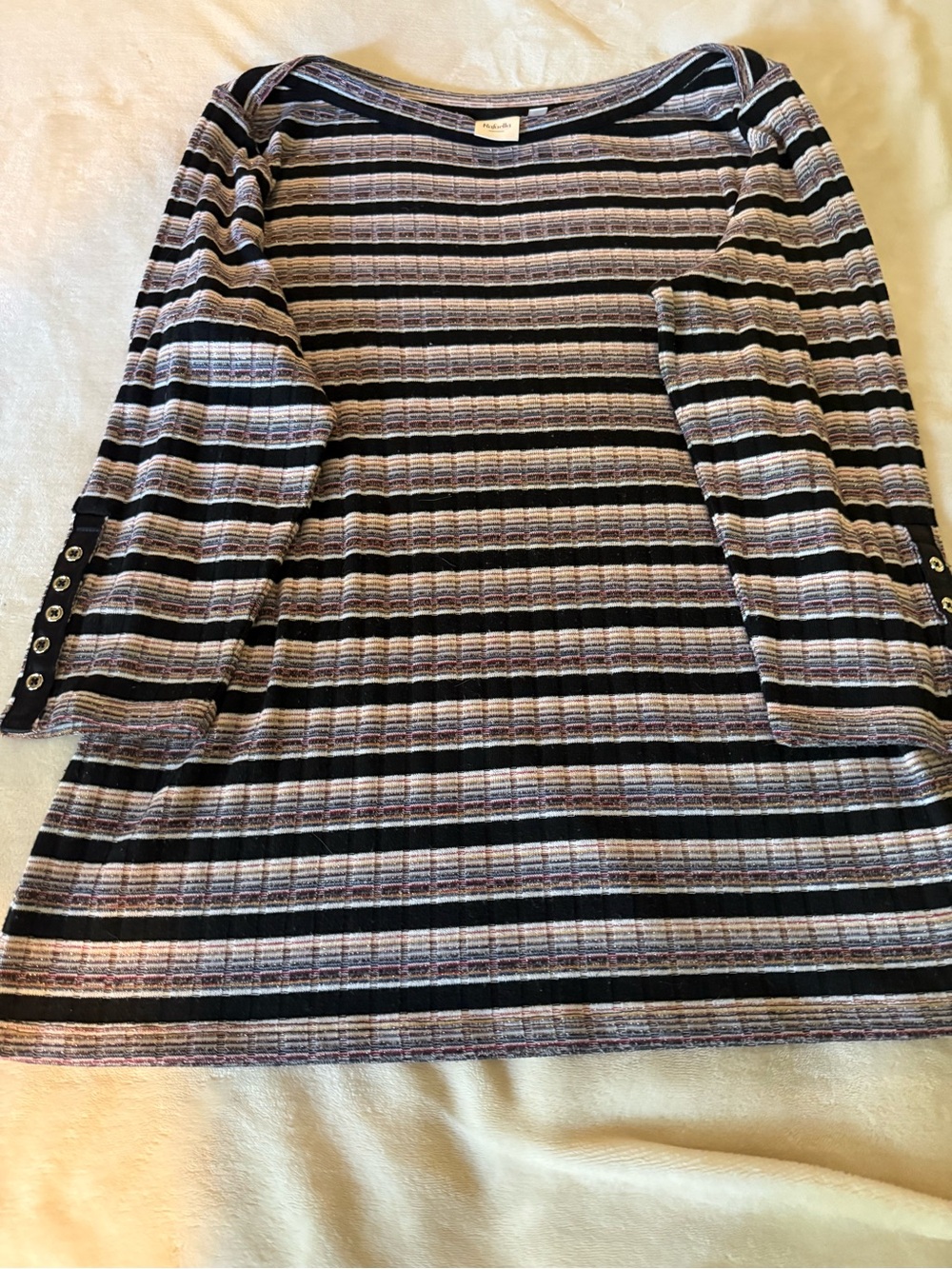 Rafaella Boadneck women’s extra-large 3/4 sleeve buttons on side of the sleeves